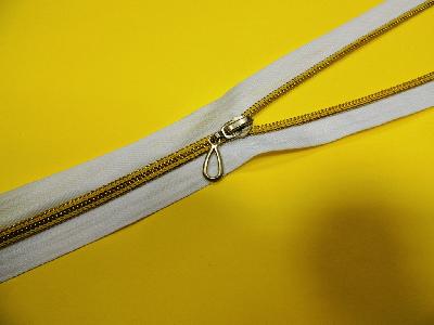 Снижение цены на молнии декоративные двухцветные.