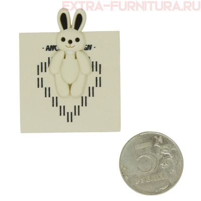 Нашивка под кожу квадрат с силиконовым зайчиком 3,8*3,8см молочный